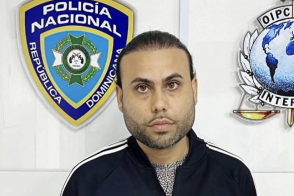 Gilbert Reyes has been accused of murdering three women on the Honduran island of Roatan and faces extradition from the Dominican Republic.