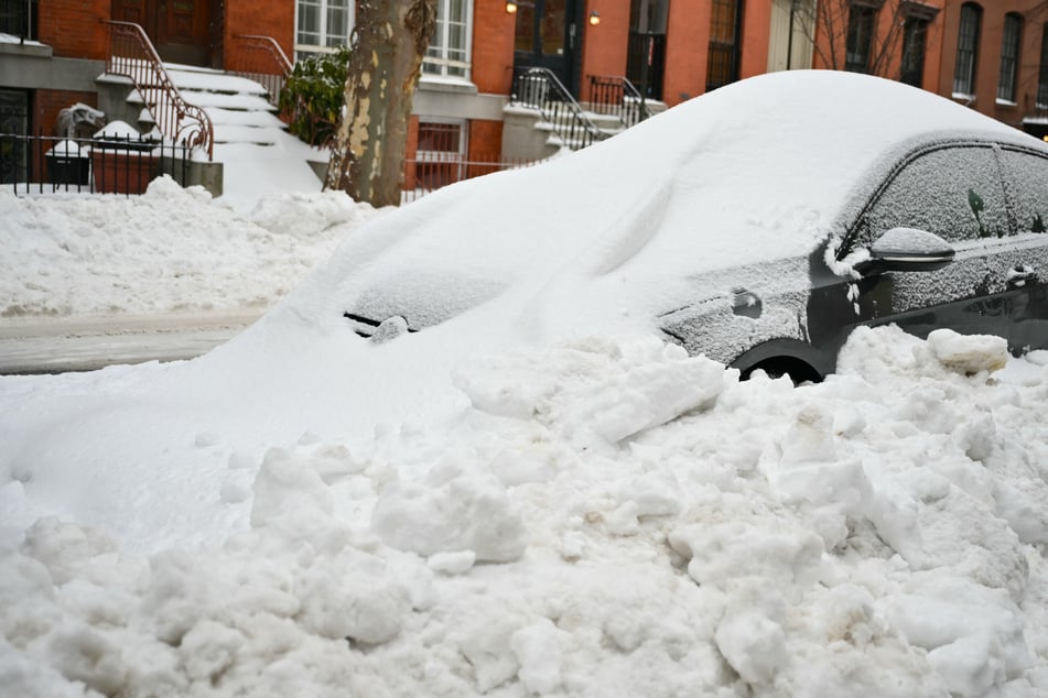 Another Arctic blast bears down as snow storm cleanup drags on