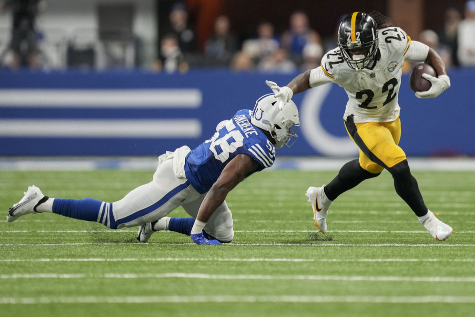 NFL: Steelers stave off Colts' rally to dent faint playoffs hopes