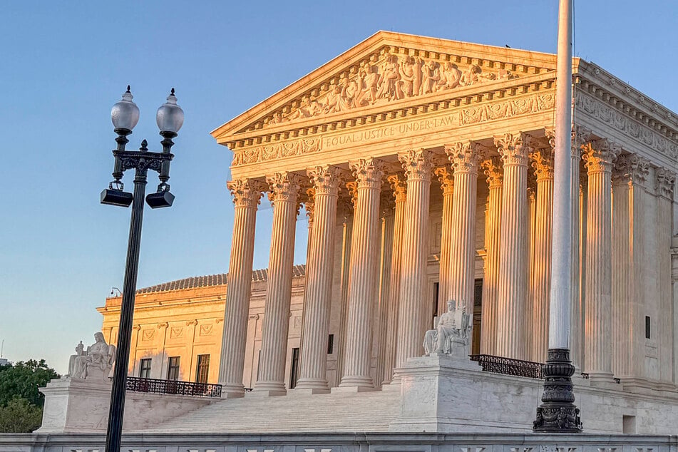 Supreme Court makes rare move to block nitrogen gas execution in Alabama