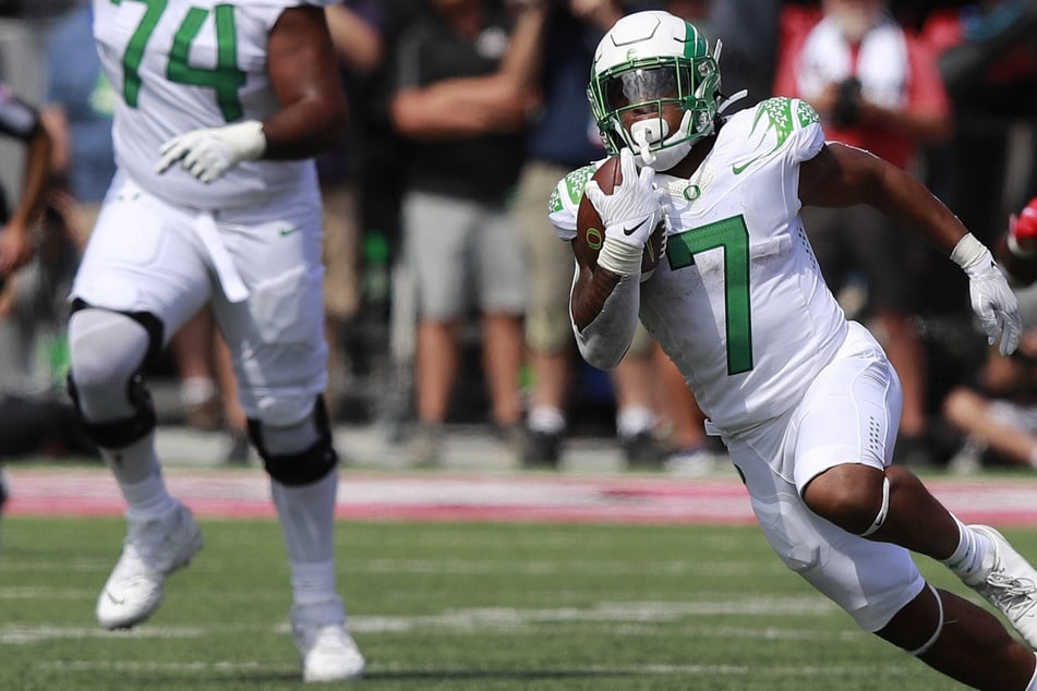 NCAA Football: Oregon runs its way to a shocking win over Ohio State!