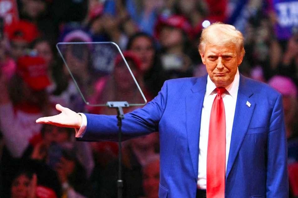 Trump calls for "termination" of 60 Minutes: "Biggest broadcasting scandal in history!"