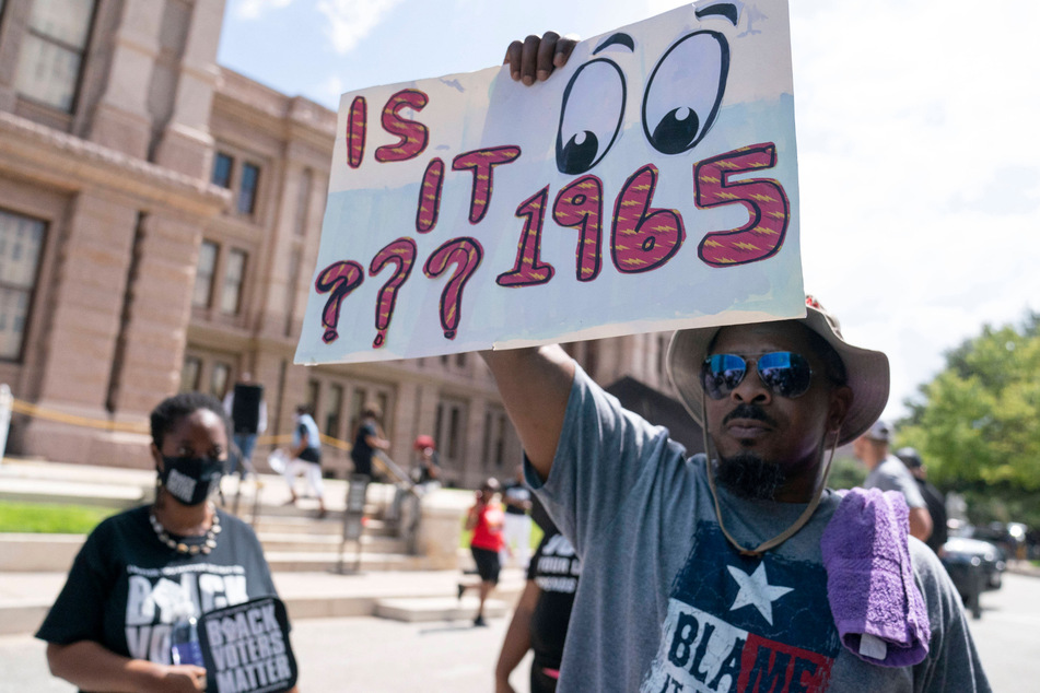 NAACP urges athletes not to play for Texas teams