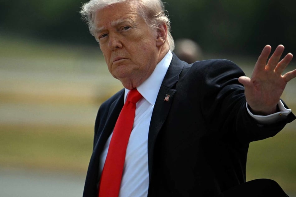 Trump phones US World Cup team before their first match: "I just called to say..."