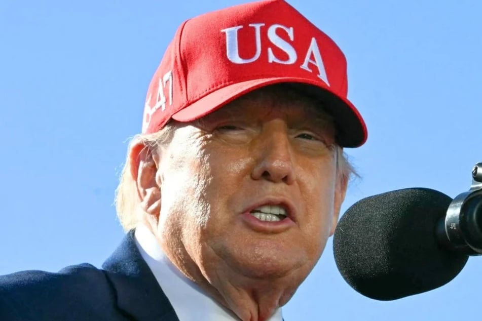 Trump claims he could've done "very bad things" to Hillary Clinton, Biden, and Obama: "I can do whatever I want"
