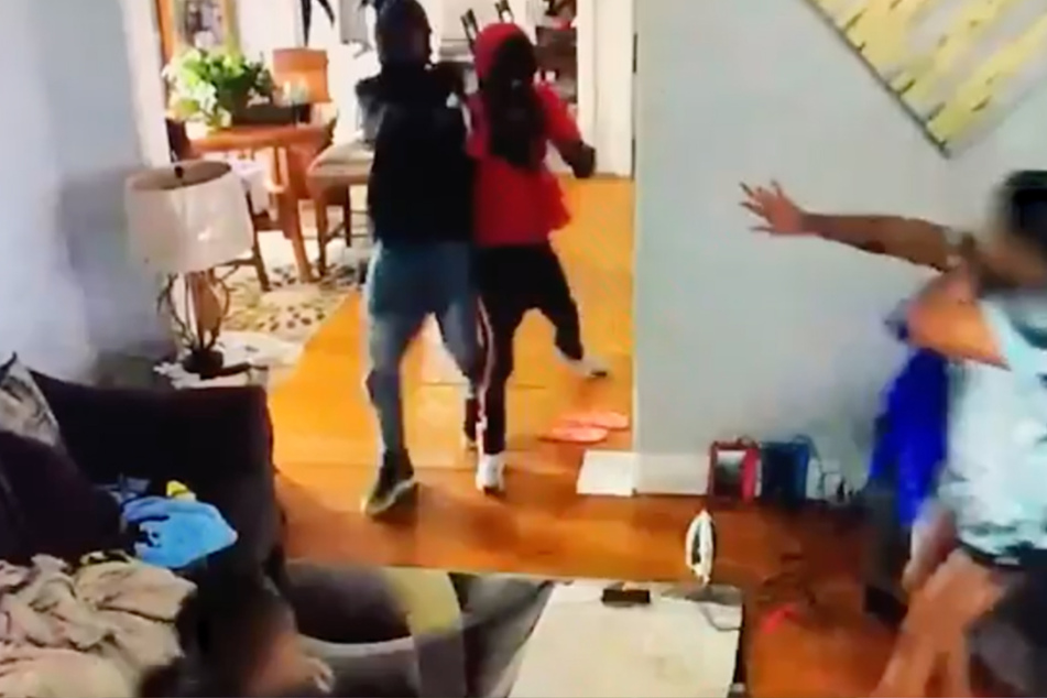 Five-year-old saves his mother from an armed burglary