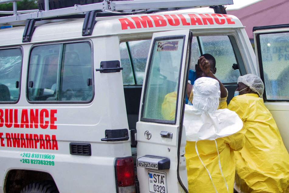 Possible treatments for the rare Ebola strain spreading in the DR Congo have begun trials as the outbreak surpasses 1,000 cases.