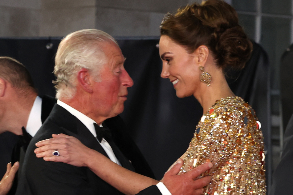 King Charles (l.) and Kate Middleton are said to have been in close contact recently as they both undergo treatment for cancer.