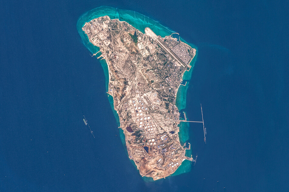 US says it could "take out" Iran's Kharg Island at any time amid report of occupation/blockade plans