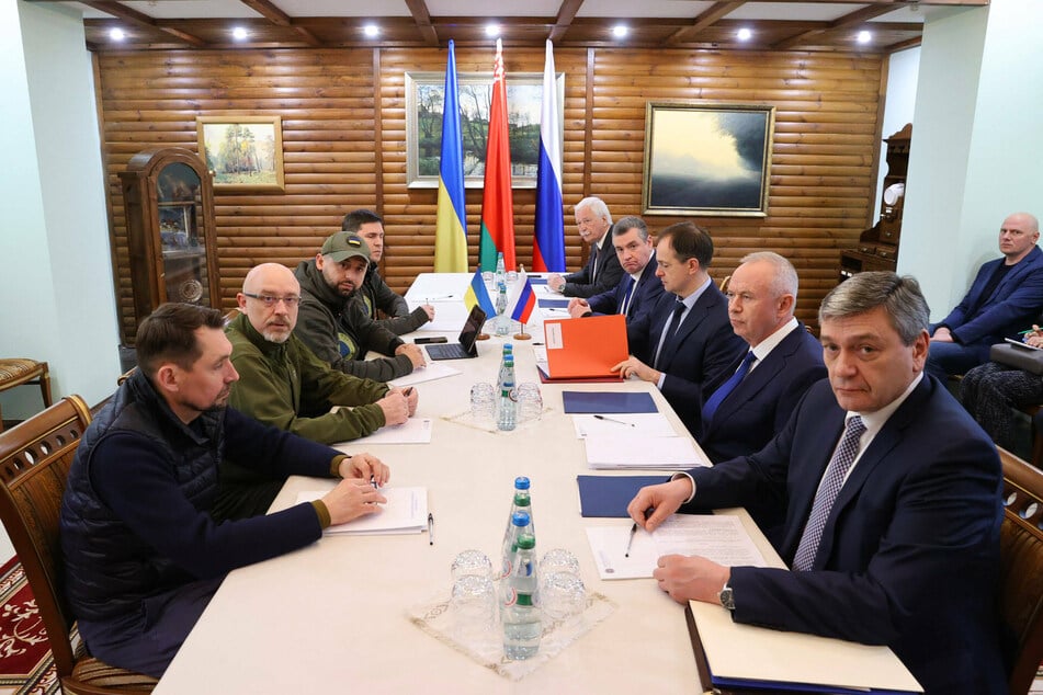 The third round of talks between the Russian and Ukrainian delegations was held in neighboring Belarus on Monday.