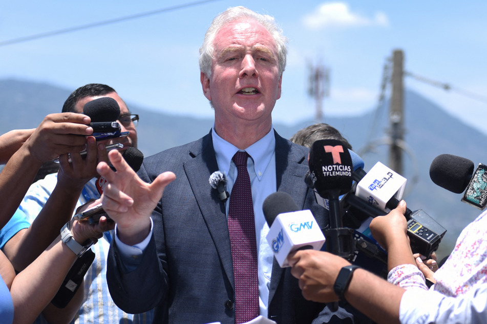 Senator Chris Van Hollen said that El Salvador had denied his request to release a US resident whose wrongful deportation has triggered a political firestorm.