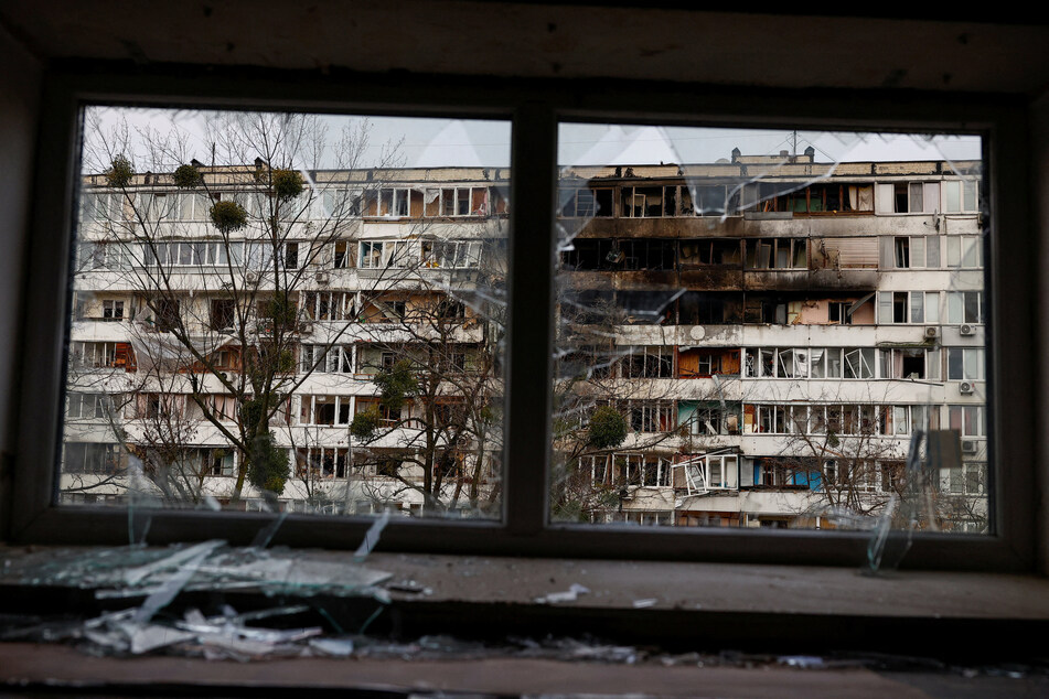 Russia pummels Kyiv with deadly attack as Ukraine slams "terrorist response" to peace plans