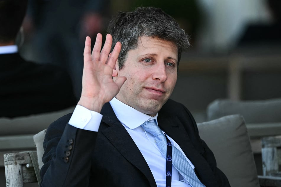 OpenAI CEO urged G7 leaders not to surrender control of AI to the tech giants building it.