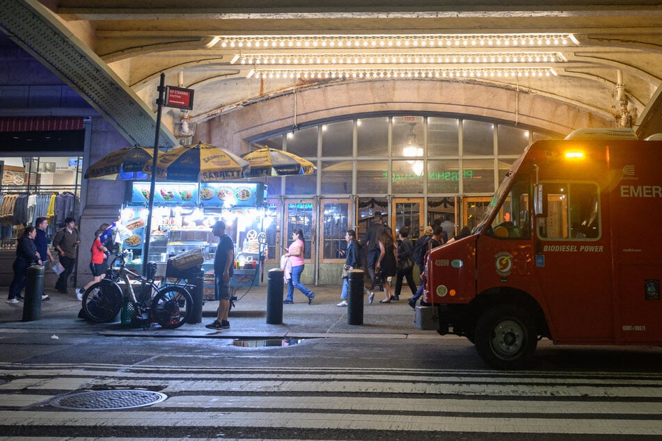 Man stabs three at NYC's Grand Central Station before fatal police shootout