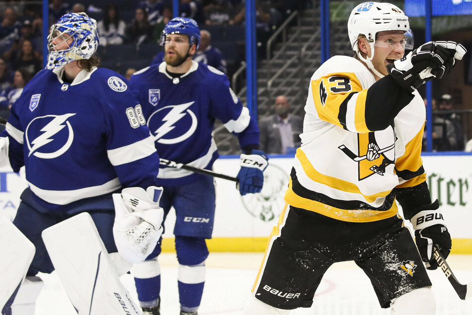 NHL: The Lightning shock their fans with an opening loss at the hands of the Penguins