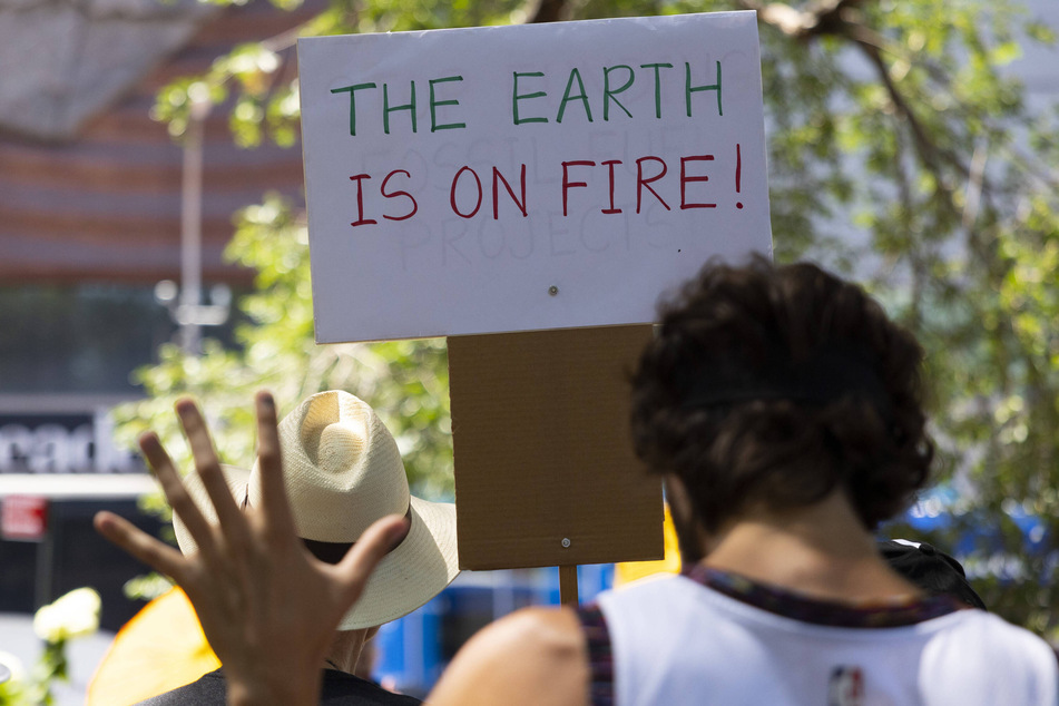 Global warming action lagging on nearly every measure, new report warns