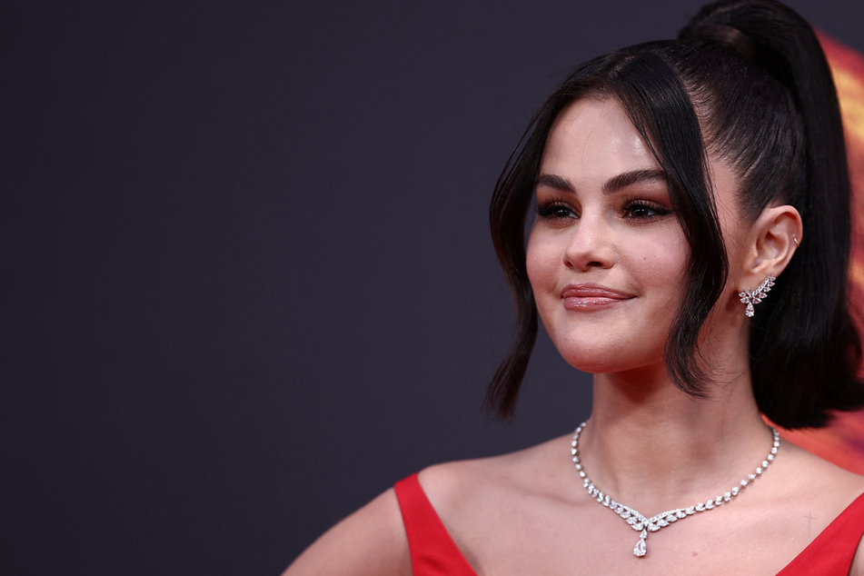 Selena Gomez was moved to tears after comedian Miranda Hart praised her 2022 documentary My Mind & Me.