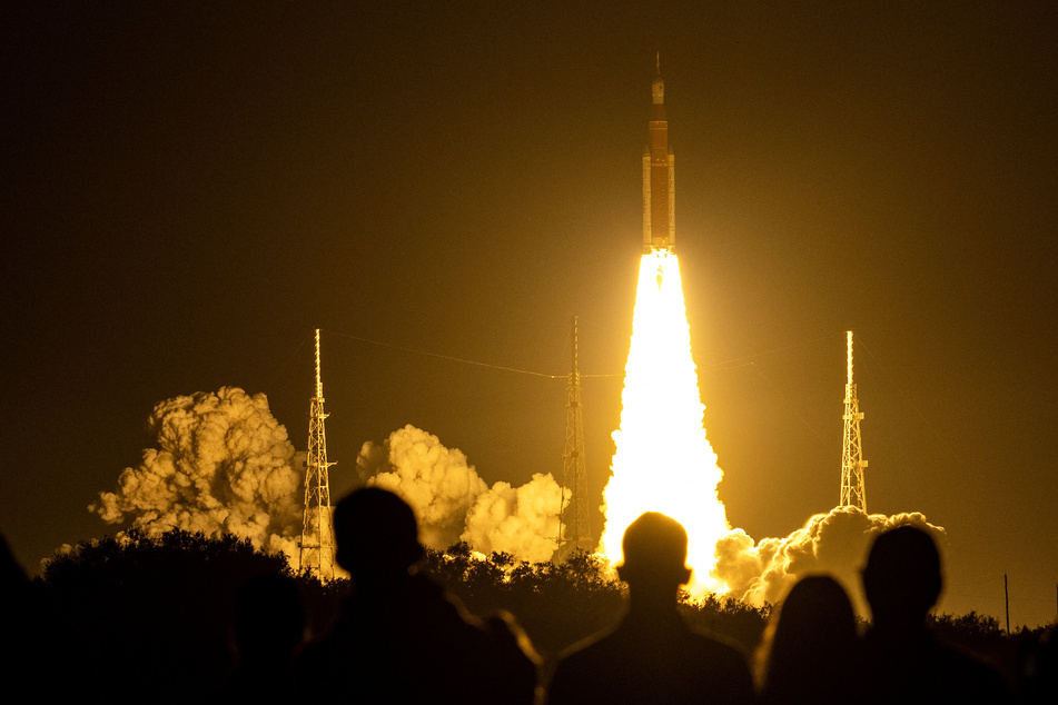 NASA announces exciting plans for Artemis II mission and possible moon landing!