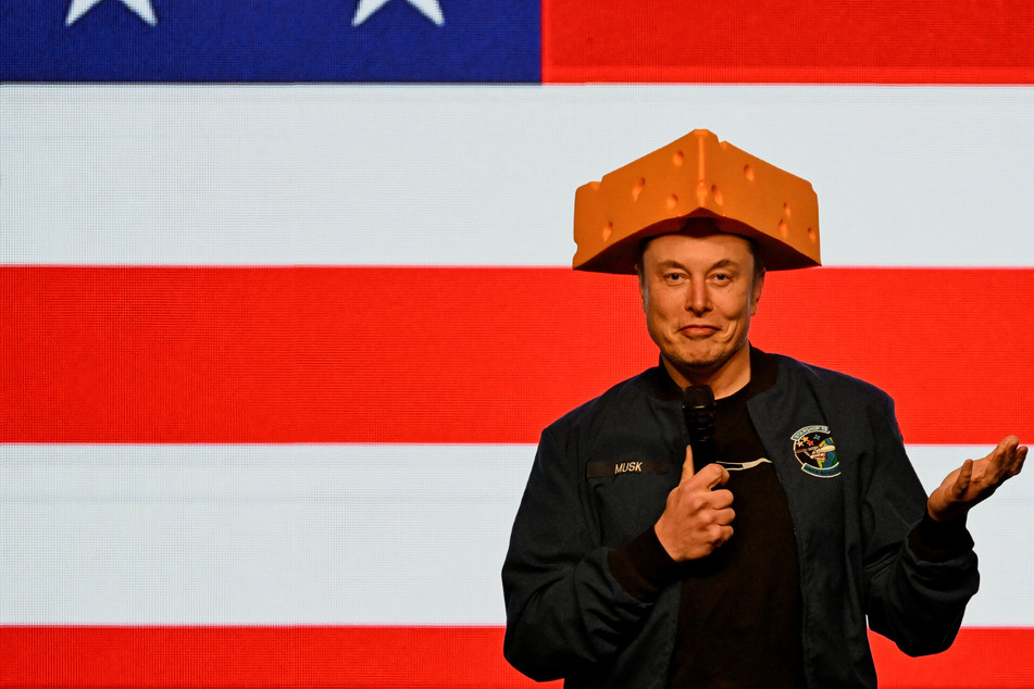 Musk splashes cash at Green Bay event in effort to push Wisconsin Supreme Court to the right