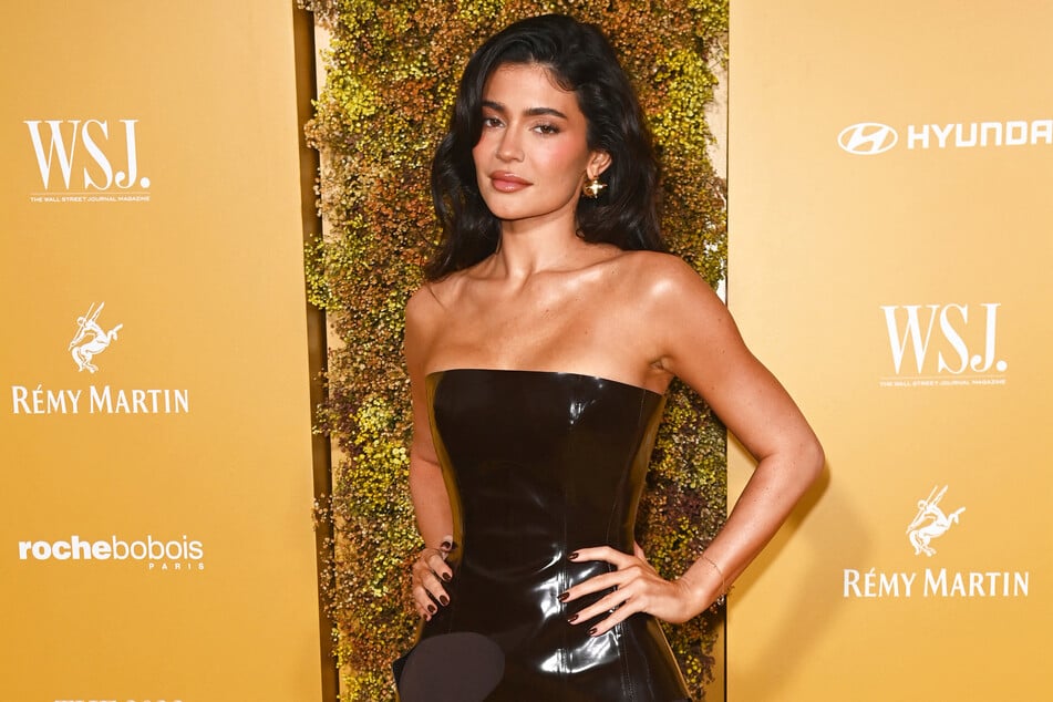 Kylie Jenner is willing to take a hefty pay cut for her unique Holmby Hills as she has re-listed the property.