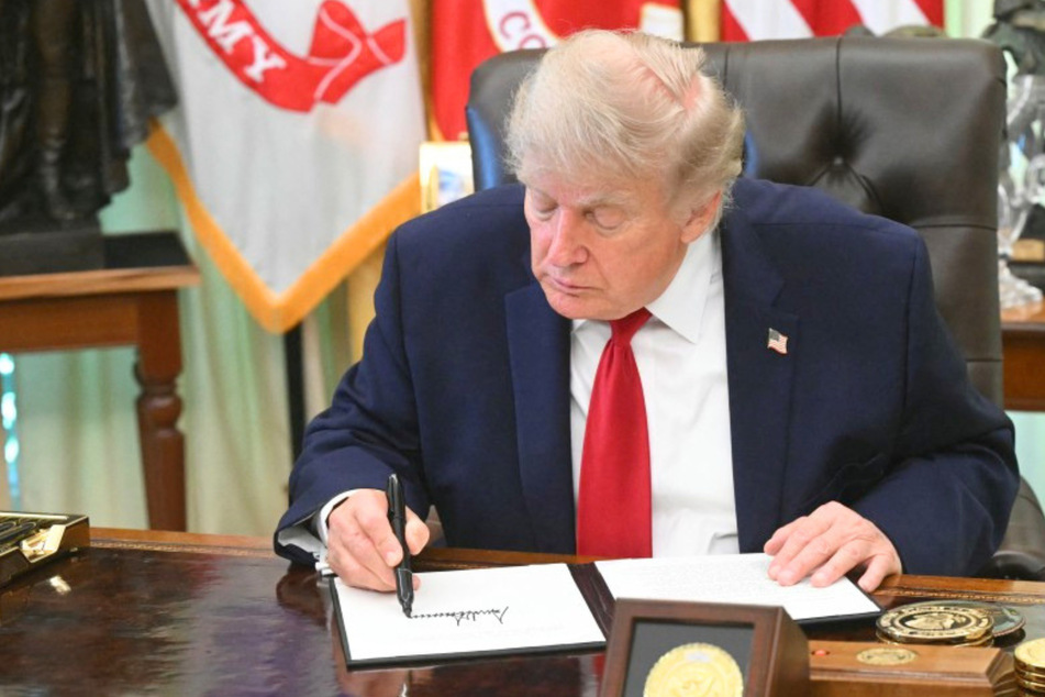Trump signs executive order removing restrictions on consumers fixing their car emission systems
