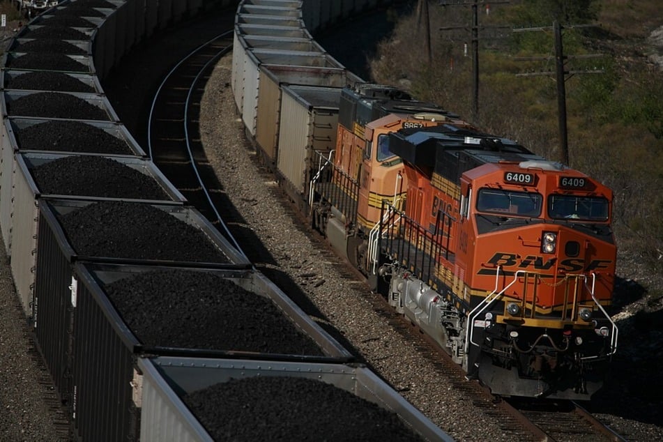 Railway company ordered to pay millions to Indigenous group over oil transport