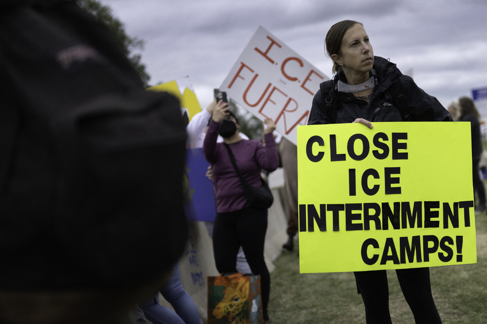 Judge blocks Trump administration policy keeping thousands of immigrants locked up