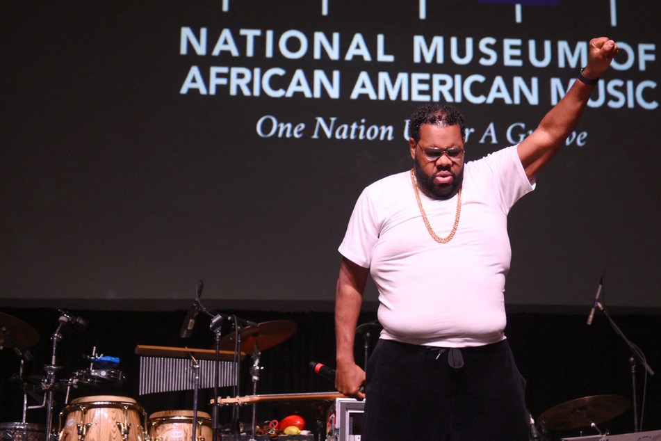 Fatman Scoop tragically passes away after collapsing on-stage during show