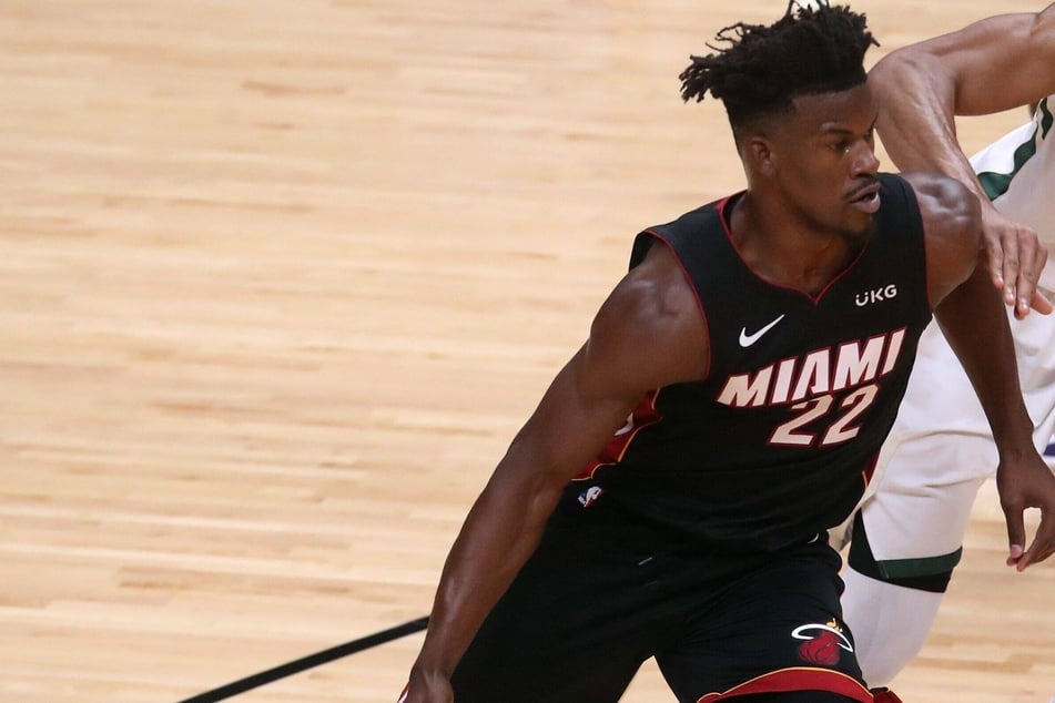NBA: Hornets get stung by the Heat, who make it three in a row at home!
