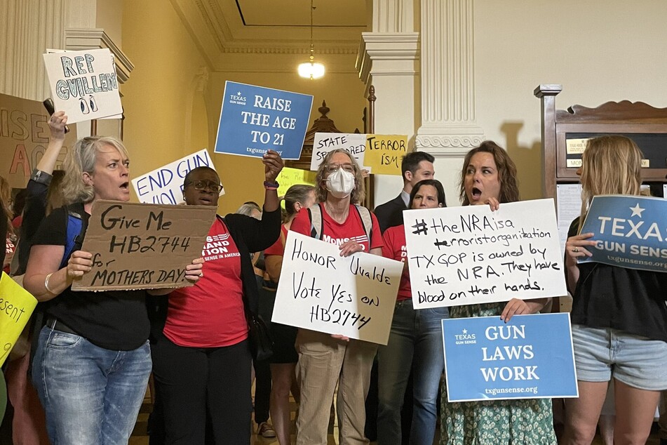 Texas House committee takes action on semiautomatic rifles