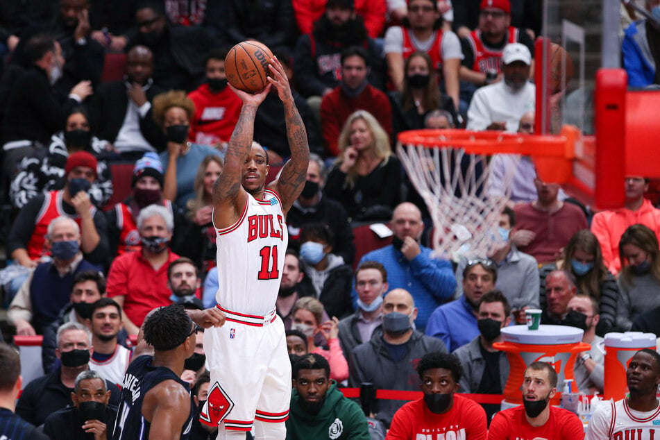 DeMar DeRozan sinking a three-point shot in the Bulls win over the Magic.