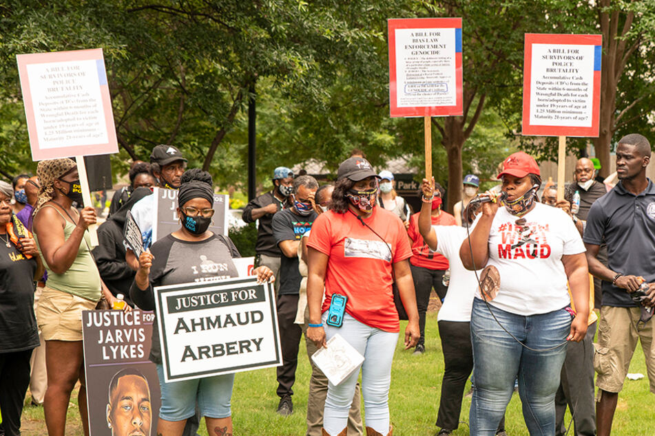 Ahmaud Arbery killing: Court hears chilling testimony on first day of trial