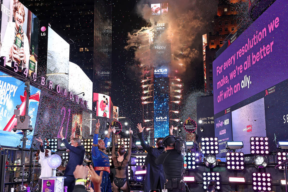 How to watch the New Year's Eve Times Square ball drop
