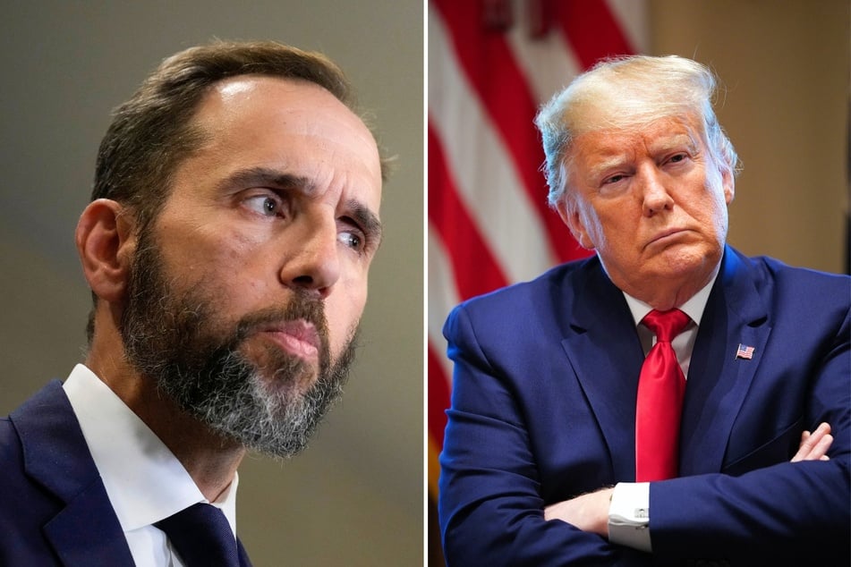 Prosecutor Jack Smith (l.), who is leading Donald Trump's 2020 election subversion case, has asked the judge to bar him from sharing disinformation during the trial.