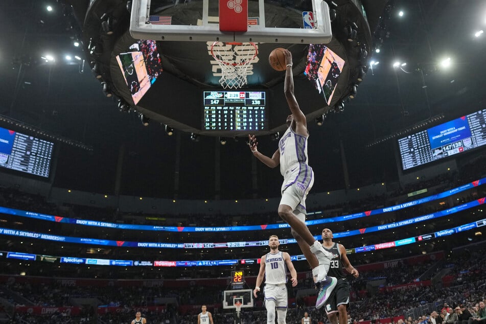 Sacramento Kings star De'Aaron Fox finished two points shy of his career-high with 42 against the Los Angeles Clippers.