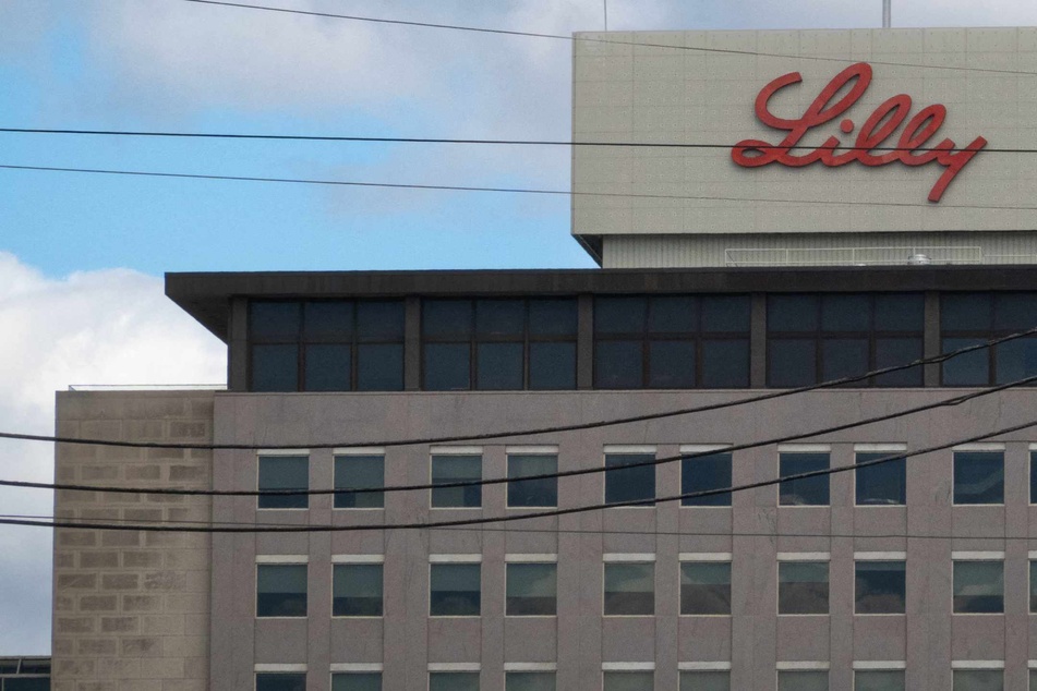 An independent research panel of medical experts voted Monday to recommend Eli Lilly's experimental Alzheimer's drug, meaning there could soon be another treatment option available to patients with the devastating brain disorder.