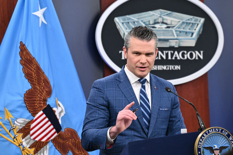 Pentagon accused by judge of violating court order on press access