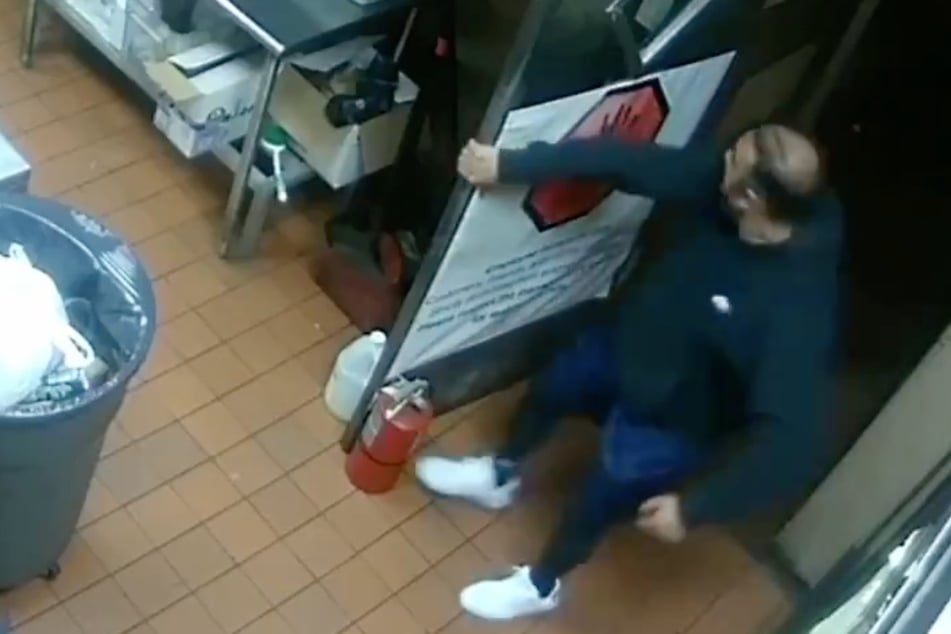 Queens restaurant owner tried to set his own business on fire