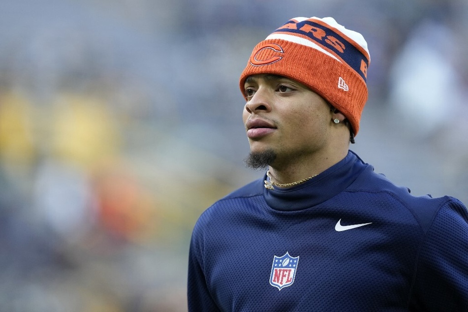 Steelers acquire QB Justin Fields in NFL trade with Bears