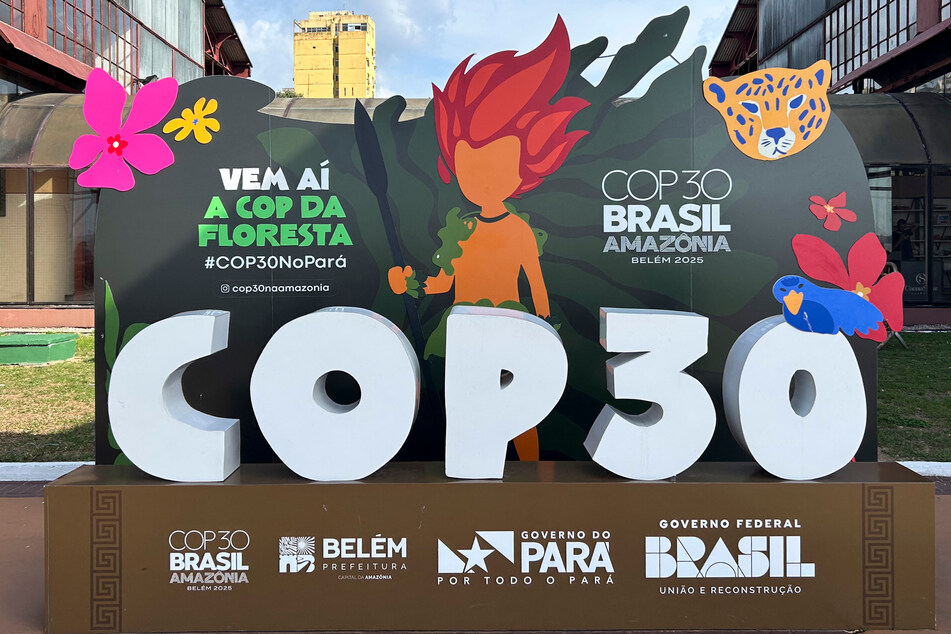 More than a hundred US state and local leaders will "show up in force" at next month's COP30 climate talks in Brazil.