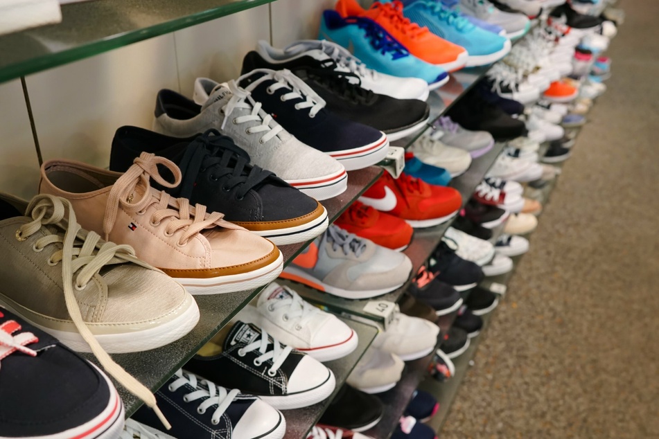 Looking for a brand-new pair of shoes? Leave it til the afternoon to go a-hunting.