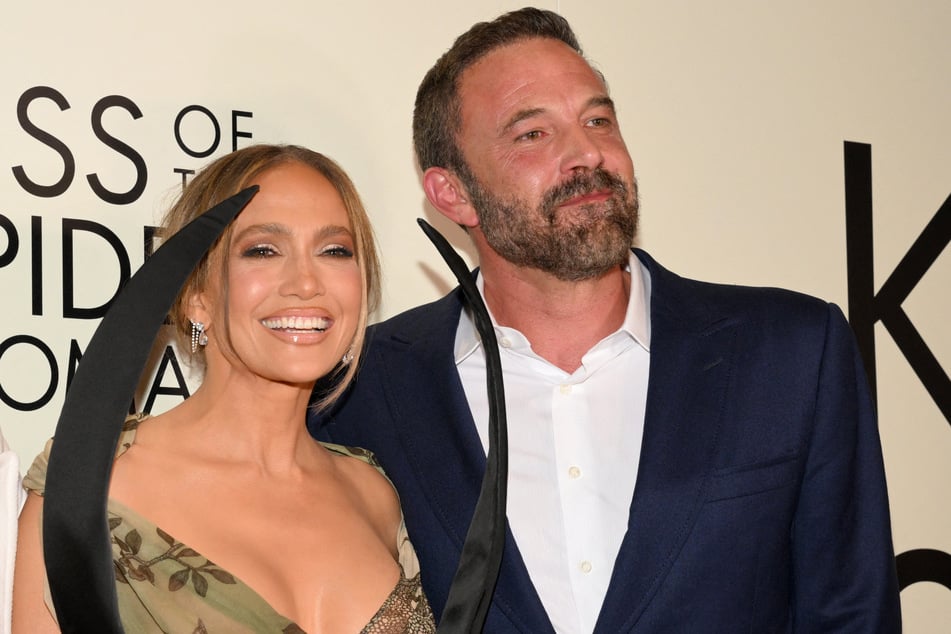 Jennifer Lopez and Ben Affleck (r.) announced their split in 2022 after two years of marriage.
