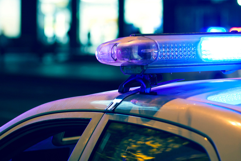 Man kills pregnant girlfriend while her three children watch