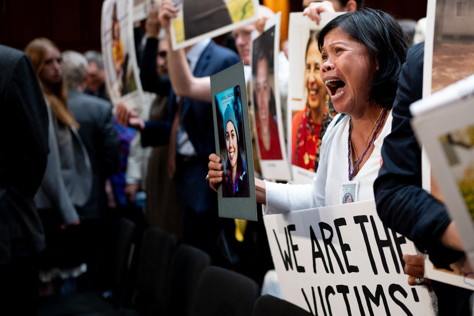 Boeing boss apologizes to families of plane crash victims at Senate hearing
