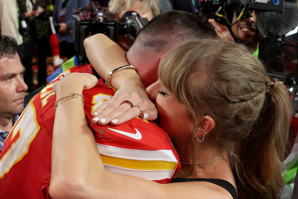 Taylor Swift (r.) flew all the way from Tokyo, Japan, to Las Vegas to catch Travis Kelce at the Super Bowl in February.