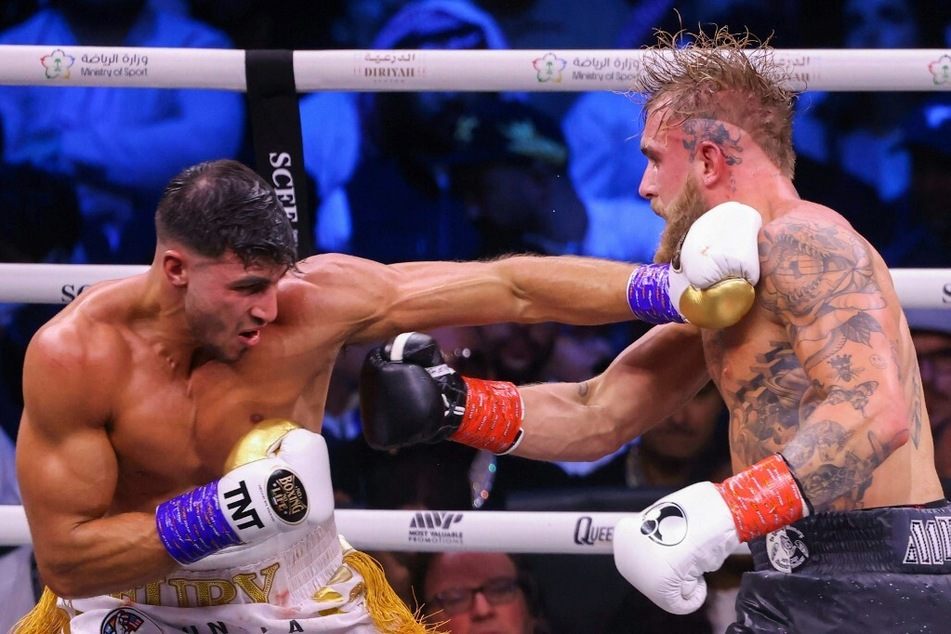 Jake Paul gets silenced by Tommy Fury in first boxing loss!