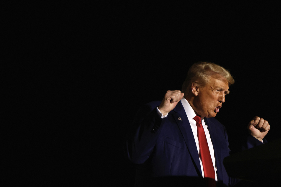 Trump threatens to unleash FBI on political rivals if elected in 2024