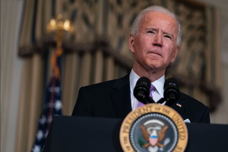 Biden orders Justice Dept. to stop renewing private prison contracts