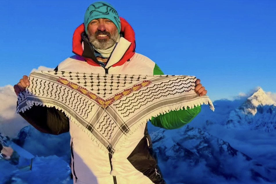 Mount Everest climber carries Gaza children's dreams to the top of the world
