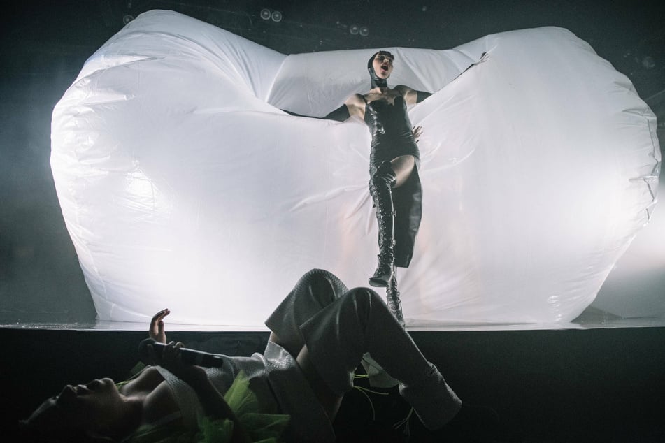 Sophie performs live in London.